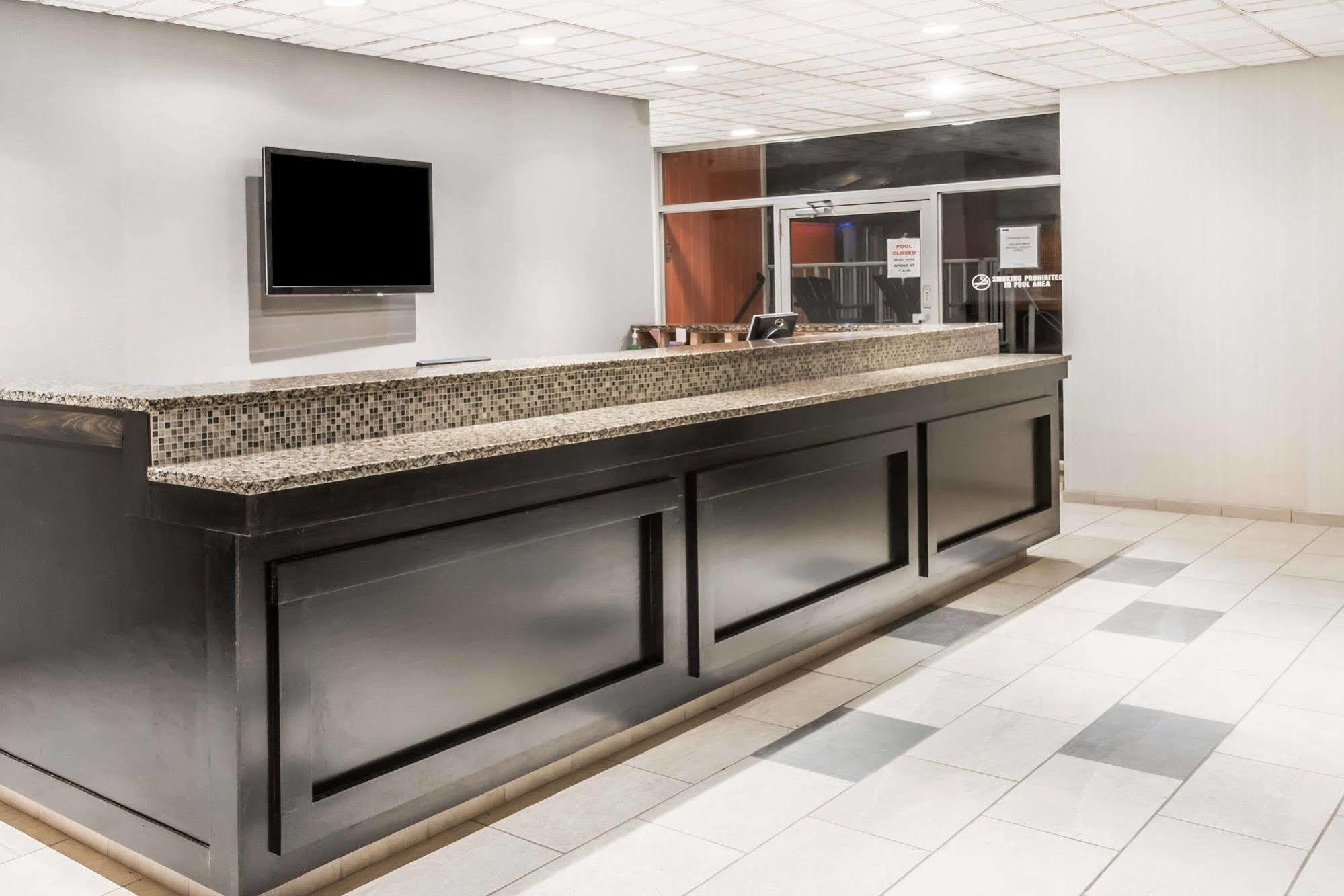 Howard Johnson By Wyndham Milford/New Haven المظهر الخارجي الصورة